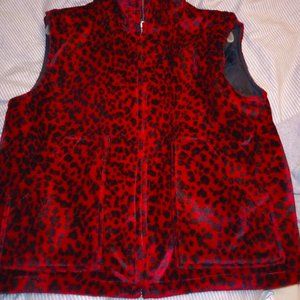 Fuzzy reversible animal print puffer vest by Giacca size medium